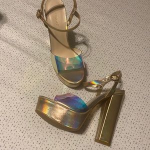 Platform heels gold